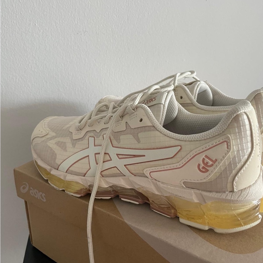 Asics Women's Off-White Cream and Pale Pink Gel Sneakers
